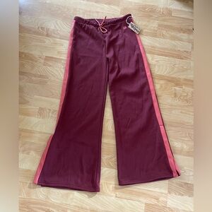 Born outdoor by Majesty woman’s flared bottom jogger style pants size Large